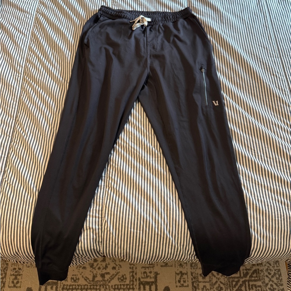 Vuori Black Joggers
